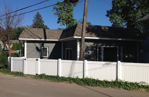 South Haven Cottage | Steps Away from the Beach