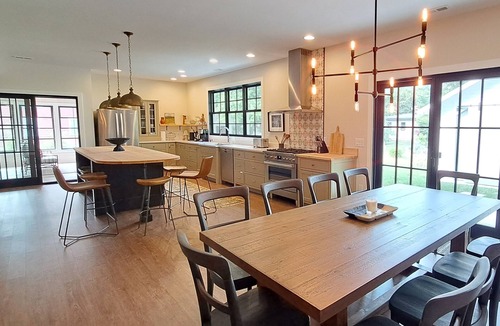 Lakeside House | Stunning home w/Private Association Beach 2 Screened Porches
