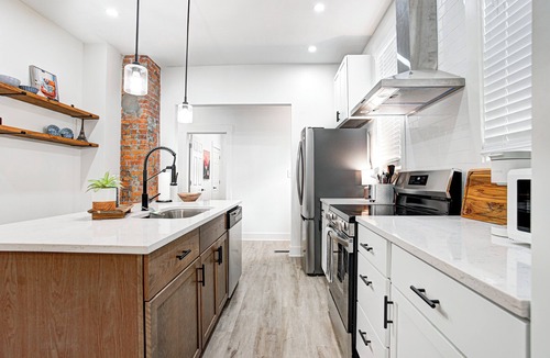Indianapolis House | Stylish 3BR. 5 Min to Downtown. Garage+Fenced Yard