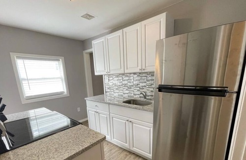 Taylor Apartment | Summer Boaters Crash Pad * Spacious 3BR 3 Bath * Near DTW