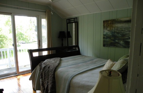 Saugatuck Cottage | Summer is Here! Bring the Family & the Dog and Walk Downtown!