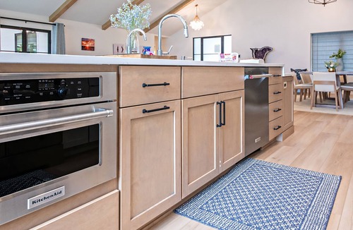 Lake Michigan Beach House | Sunnier Daze :Sun, Sand & Stunning Sunsets – The Perfect Summer Getaway!