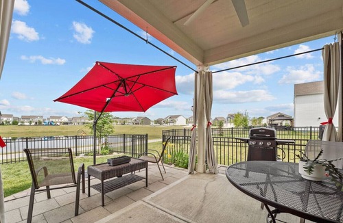 Maxwell House | Sunset Oasis - Water Views + Fenced Yard