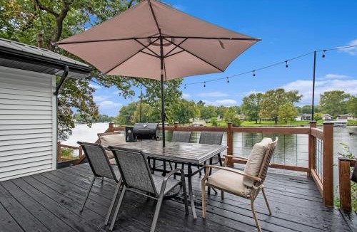 Wyatt House | Sunset Point - Spacious 4-bedroom house in Elkhart with WiFi, AC, Swim Spa