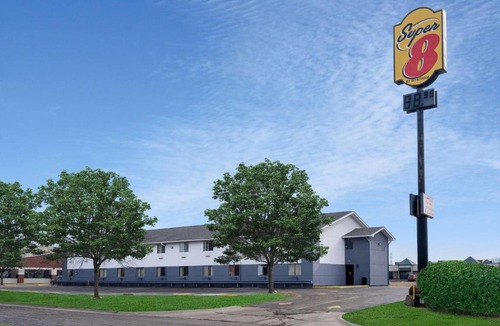 Merrillville Hotel | Super 8 by Wyndham Merrillville