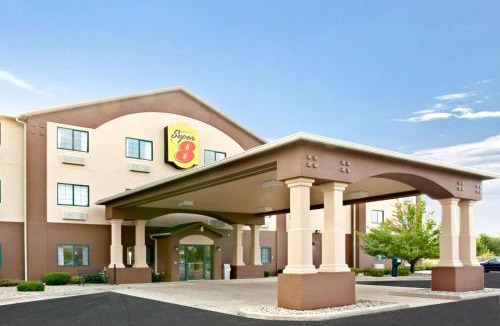 South Bend Hotel | Super 8 by Wyndham South Bend