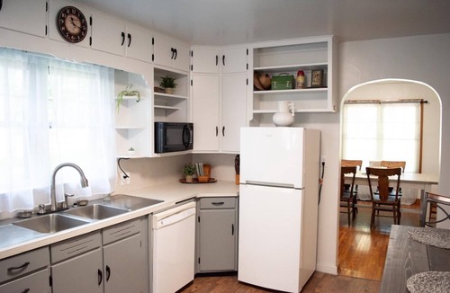 Goshen House | Superb 5-bedroom farmhouse in Goshen with WiFi, AC
