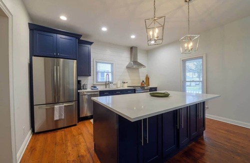 Three Oaks House | Sycamore Suites-Entire Home Steps from Journeyman