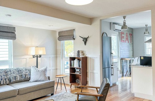 Burns Park Apartment | The 4M Favorite House - Stunning & Spotless 2-Bed Apt (#3)