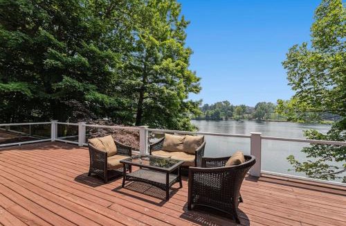 Berrien Springs House | The Big Blue Lakehouse