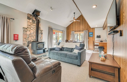 Michaywe House | The Birch House: Lakefront Home w/Dock & Grill