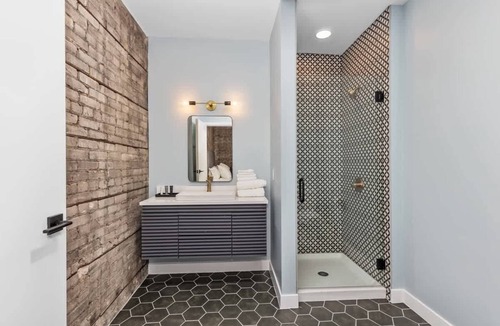 Grand Rapids Apartment | The BlueJay Vintage Suite - With Window