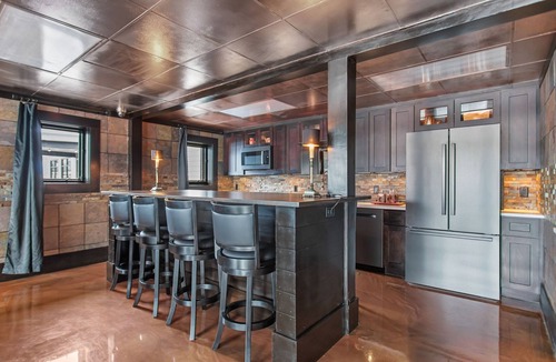 Holland Apartment | The Boardroom - Unique work/live space! Pay for 4 days, stay for 28 days!