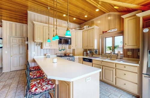 Syracuse House | The Boat House w/Dock: Enjoy Lake Life!
