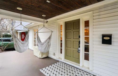 Indianapolis House | The Butler Bulldog Bungalow - Game Room - Luxe - Family Friendly