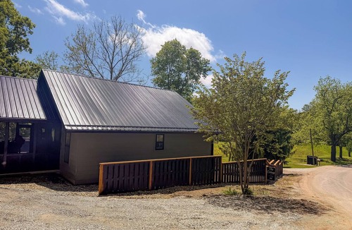 Marshall Cottage | The Cottage at The Narrows Cabins