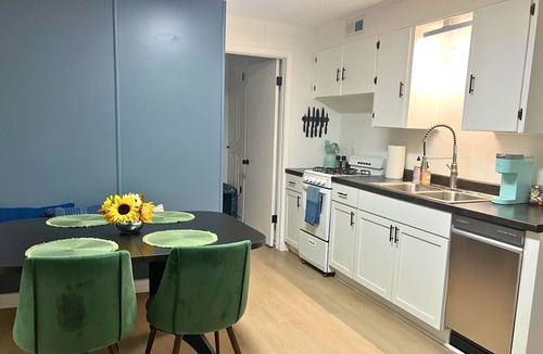 Lakeside House | The Cozy Mitten – , 2 Bedroom/1 Bath, Fenced Yard & Laundry