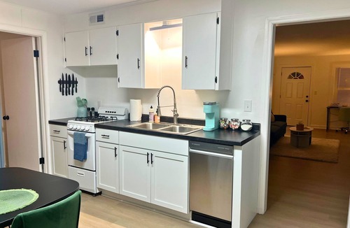 Lakeside House | The Cozy Mitten – , 2 Bedroom/1 Bath, Fenced Yard & Laundry