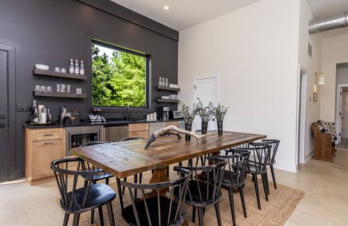 Three Oaks House | The Cozy Oak, 7 beds 4.5 baths and Heated inground Pool
