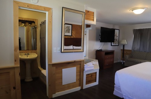 Richland Hotel | The Inn At Gull Lake