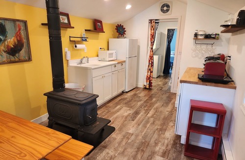 South Haven House | "The Love Shack" For Couples - Private Hot Tub, Meals, Pampering, Pet Sitting!