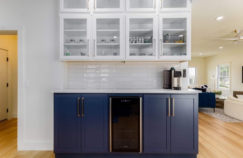 Northeast South Bend House | The Modern Irish - 4B 3.5BA - 1 mi to ND Stadium