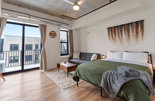 Northeast South Bend Apartment | The Overlook | Downtown | ND
