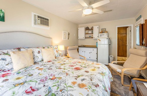 Cloverdale House | The Perfect Get Away - All Who Wander Are Not Lost!
