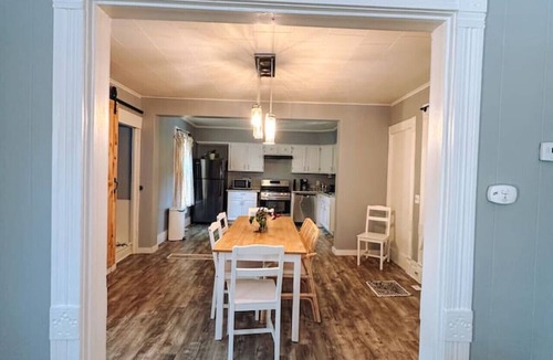 Dowagiac House | The Row House on 4th