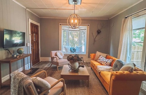 Dowagiac House | The Row House on 4th