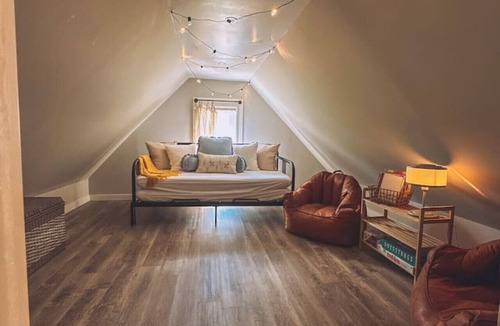Dowagiac House | The Row House on 4th