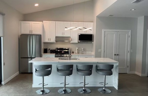 Stevensville House | The Sandpearl - modern dune home,hot tub, fire pit, barbeque, beaches, wineries