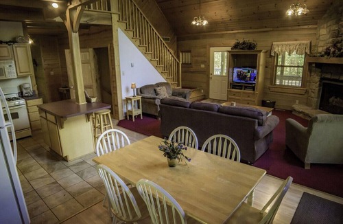 Helmsburg Cabin | The Snuggled Inn; Spacious, Secluded, Hot tub!