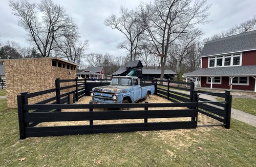 Holland House | The "Stable" at OGR! 5 Star Accommodations! Resort pool and spa! Sleeps 4