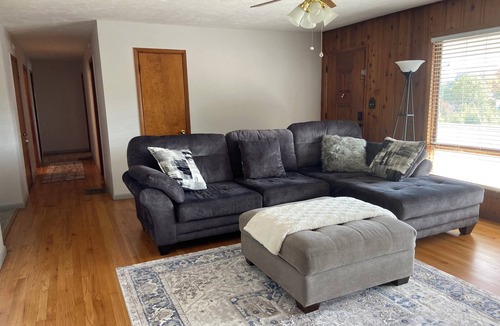 Bloomington House | This 3 bedroom 2 bathroom home is 2.1 miles away from IU’s Memorial Stadium