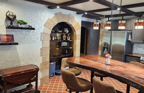 Villa Park House | Three Kings Chicago - a unique royal experience, comfort of cloud beds!