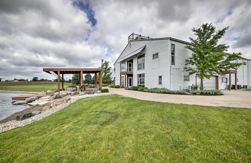 Spencerville Apartment | Trendy New Haven Studio: 10 Mi to Fort Wayne!