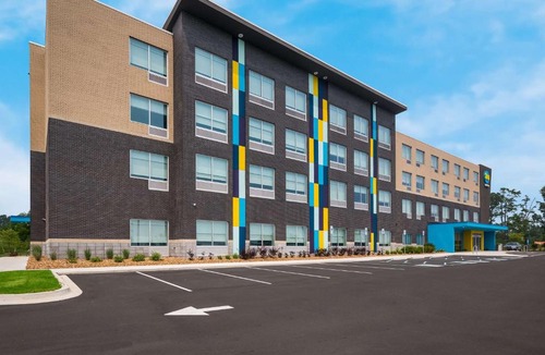 Novi Hotel | Tru By Hilton Novi Detroit