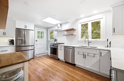 New Buffalo Cottage | Union Pier Beach Style Cottage Close to Lake Michigan!
