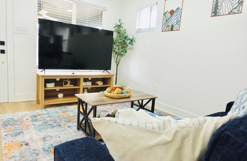 Near Eastside House | Unique Spacious Bungalow