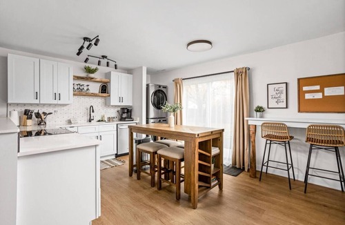 Noblesville House | Updated 3BR near Ruoff & Downtown