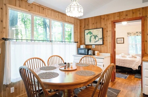 Holland Cabin | Updated Cozy Cabin near Lake Michigan