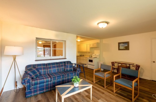 Whitehall Apartment | Updated Guest apartment with Lake Views and close to Lake Michigan Beaches