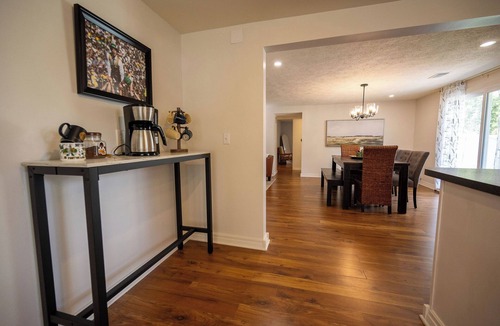Near Northwest House | Vacation home, < 1 mile to University of Notre Dame, walk, bike or drive!