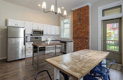 East Walnut HIlls House | Victorian for 30+ Guests, 5 Min to Downtown