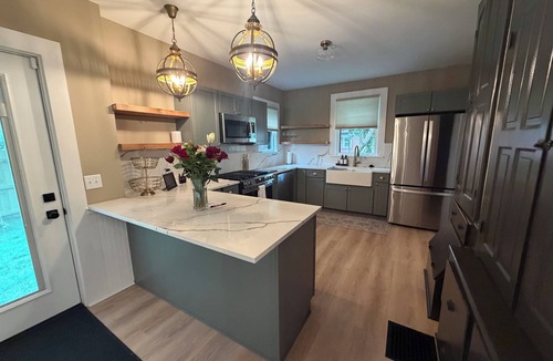 La Porte House | Victorian home 7-bedroom homes with full mother on law suite in back