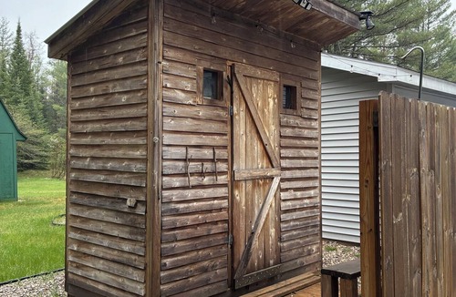 Grayling House | Wakeley Bridge Sauna Retreat. Walk to Au Sable River Access