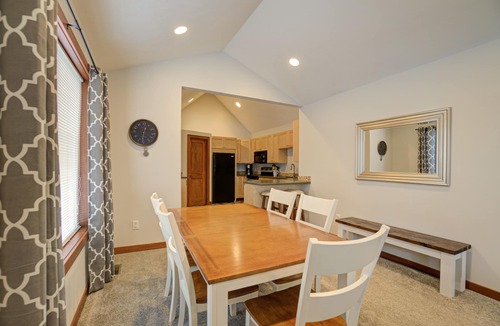 Holland House | Walk to Downtown - King Bed - Private Entrance