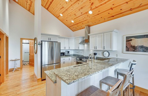 Syracuse House | Walk to Dtwn Syracuse: Private Lake-View Home