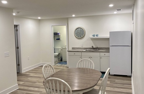 South Haven Cottage | Walk to Lake Michigan, downtown, and Kid's Corner!